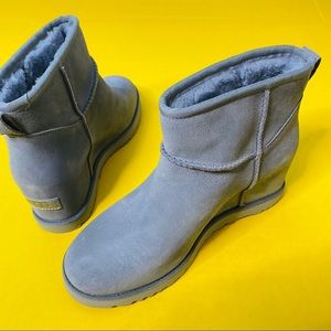 UGG Classic Femme Mini Boot